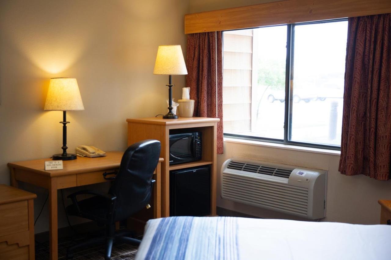 Americinn By Wyndham Pampa Event Center Kültér fotó